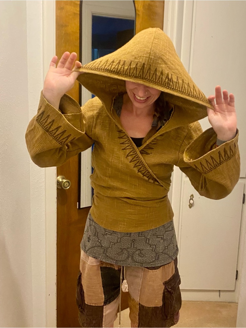 EUC LIKE NEW CALLUNA Wrap 100% Cotton Hooded Wrap Top Tan w/ Tribal Design